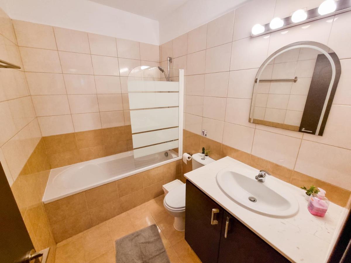 Light House Apartment Ларнака Экстерьер фото